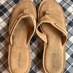 Sperry Top-Sider flip flops